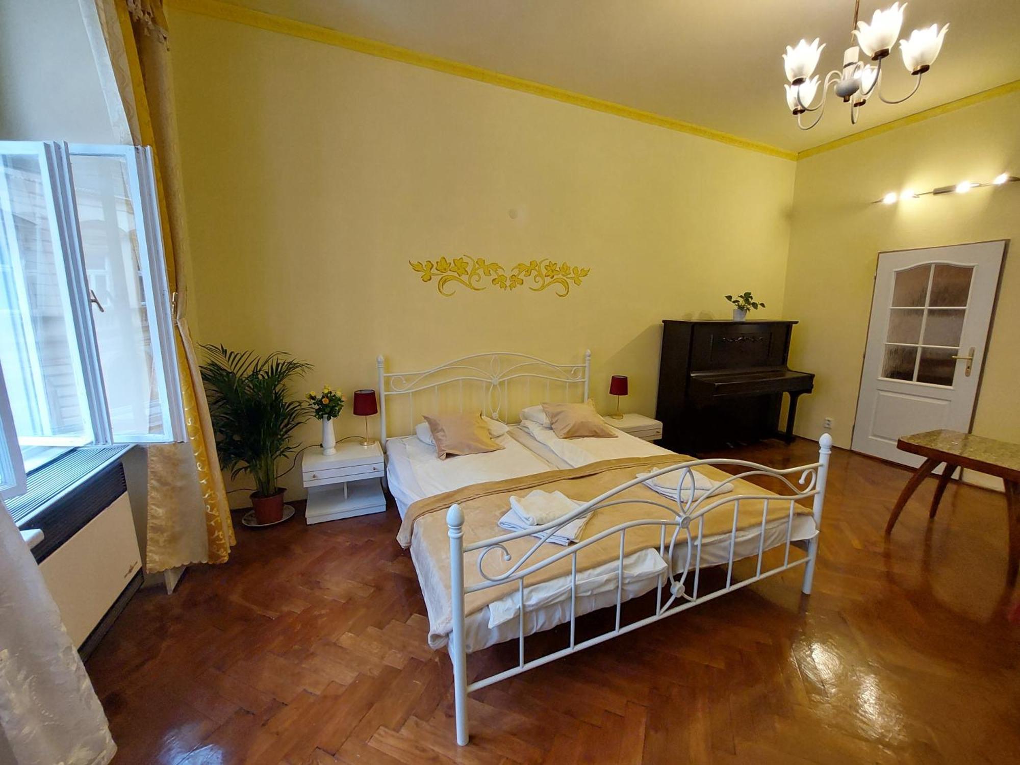 Zuzana Piano Apartment Prague